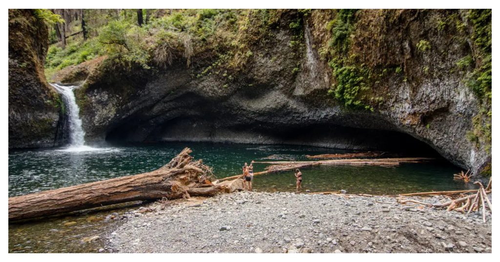 Punch Bowl Falls